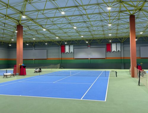 Luces LED para canchas de tenis: guía técnica para iluminar bien y gastar menos