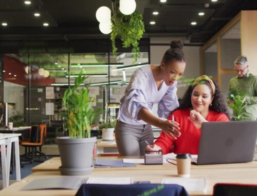 Luces para oficina: tipos y buenas prácticas para trabajar mejor